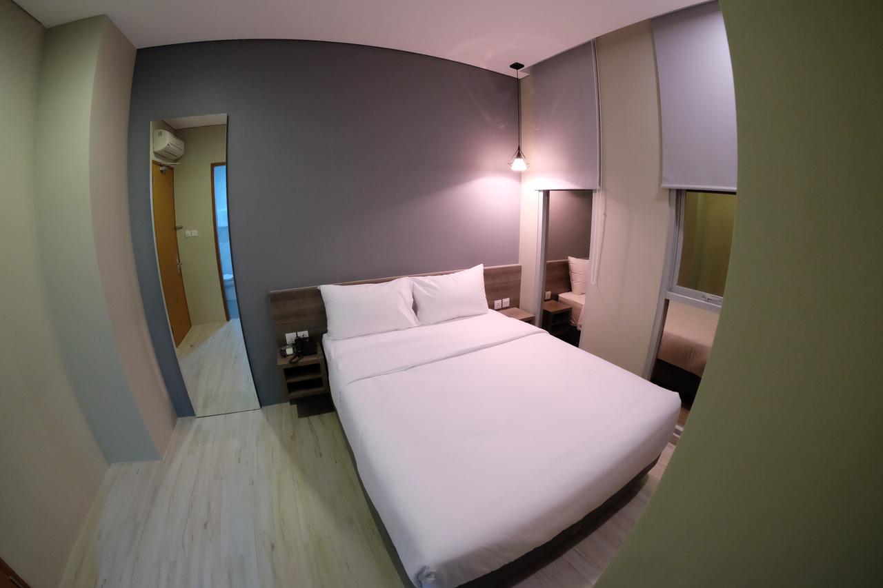 U Stay Hotel Tebet Jakarta Exterior photo