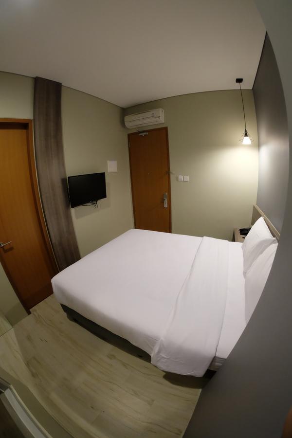 U Stay Hotel Tebet Jakarta Exterior photo